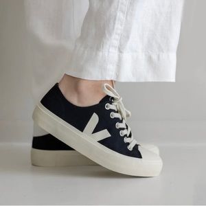 VEJA  wata low Sneaker size  9 Womens NIB